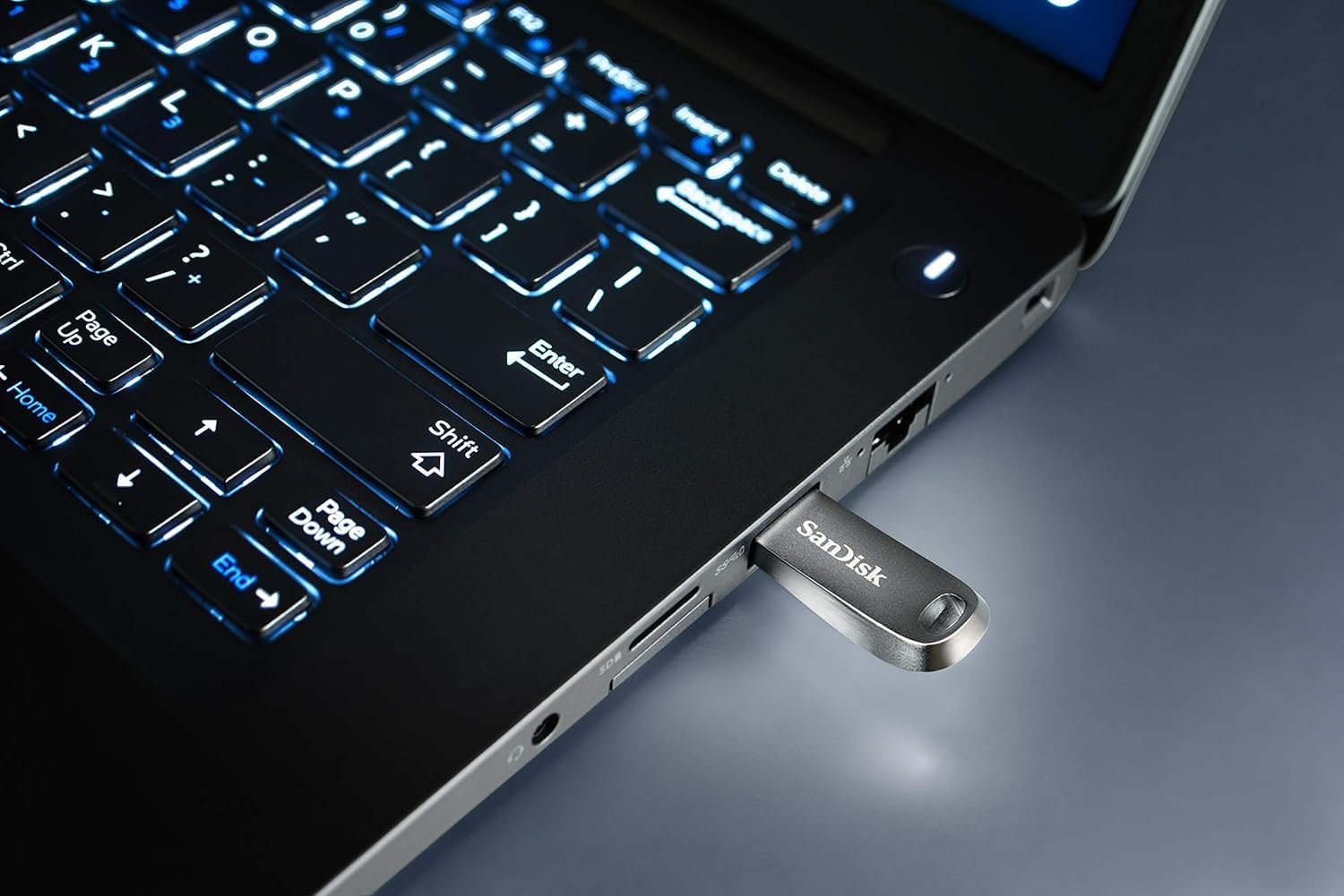 Pendrive SanDisk 256GB Ultra Luxe USB 3.1 Gen 1 Flash Drive - 150MB/s, Metal Casing | SDCZ74-256G-I35