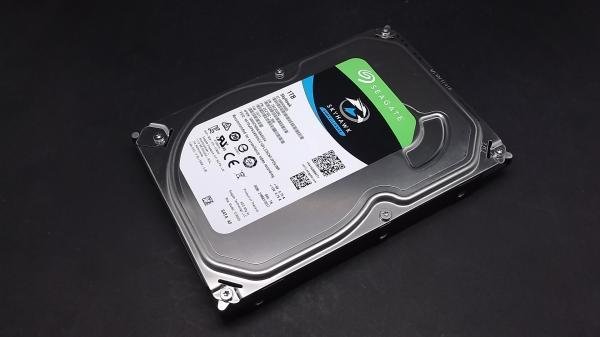 Harddisk Seagate Import (Refurbished) Skyhawk 1tb Surveillance Internal Hard Drive HDD 3.5" SATA 6Gb/s 64mb Cache for DVR NVR Security Camera System (ST1000VX005)